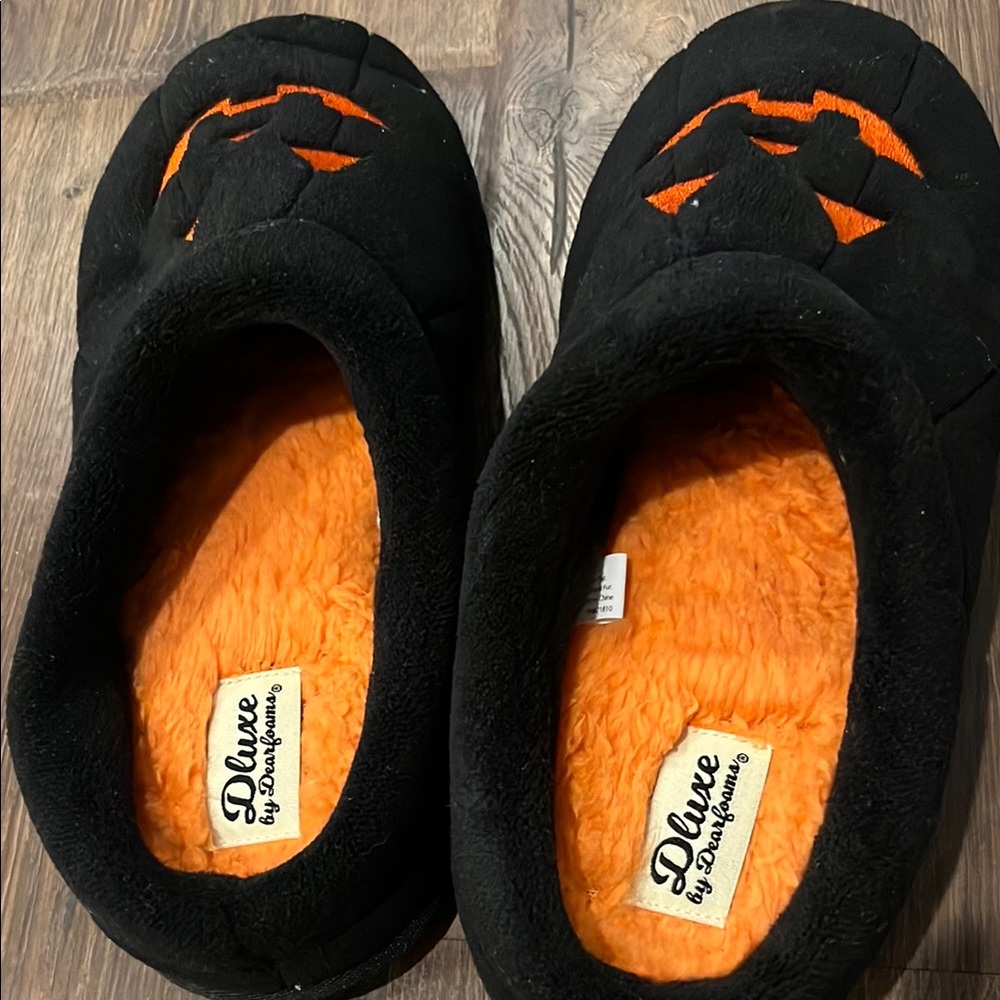 Luxe Kids Slippers in Black and Orange